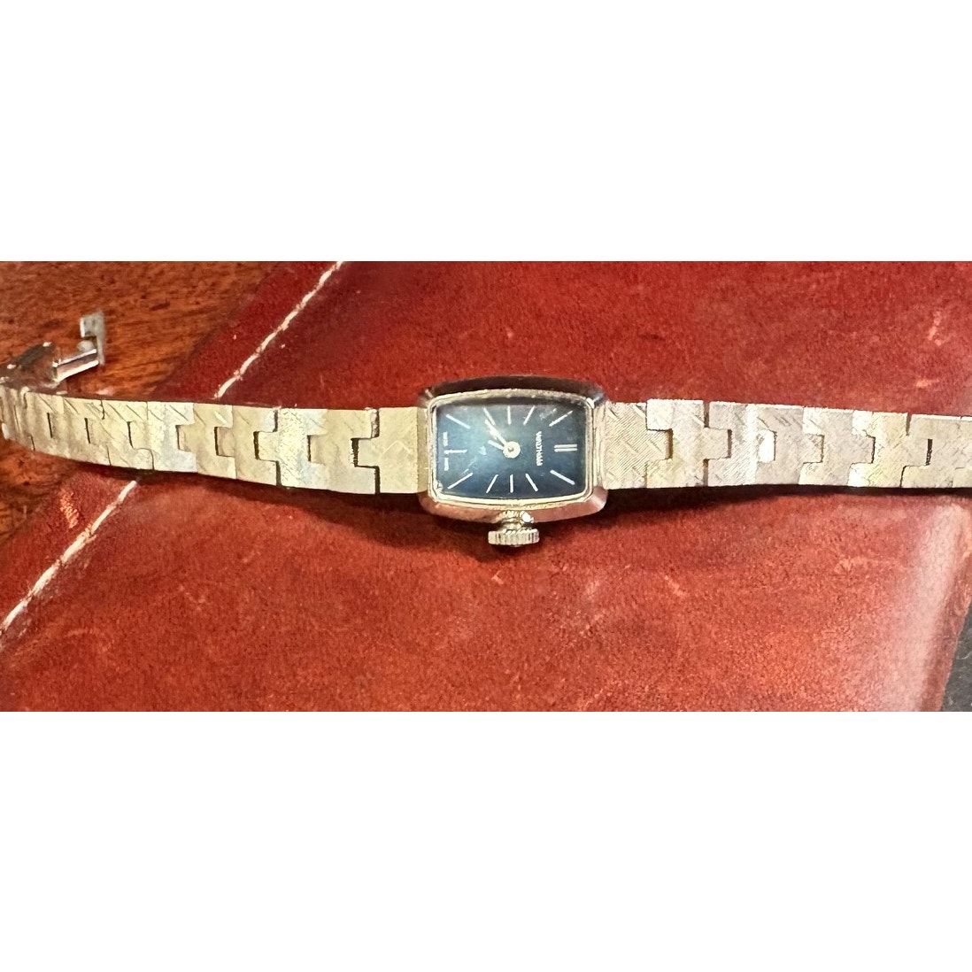 Vtg Womens 16mm Silver Tone Waltham Watch Hand Wound